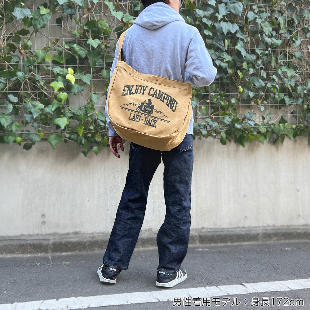 『ゆるキャン△ SEASON3』 バイクシルエット志摩リン ニュースペーパーバッグ SAND KHAKI 【01/24頃入荷】